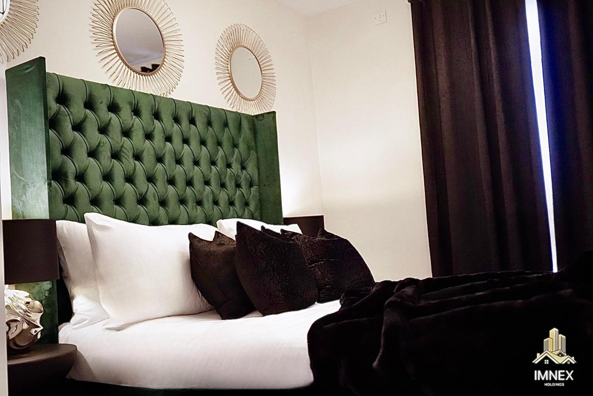2br Luxury Flat Centre , Free Snacks & Free Netflix Apartment *